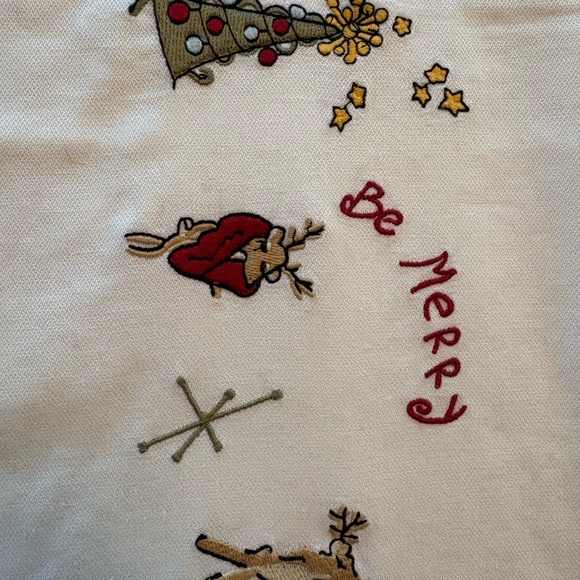 Embroidered White Table Runner - Picture 3 of 7